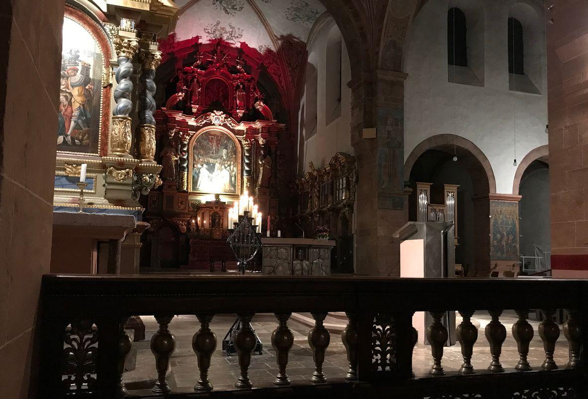 Basilika Chorraum rot