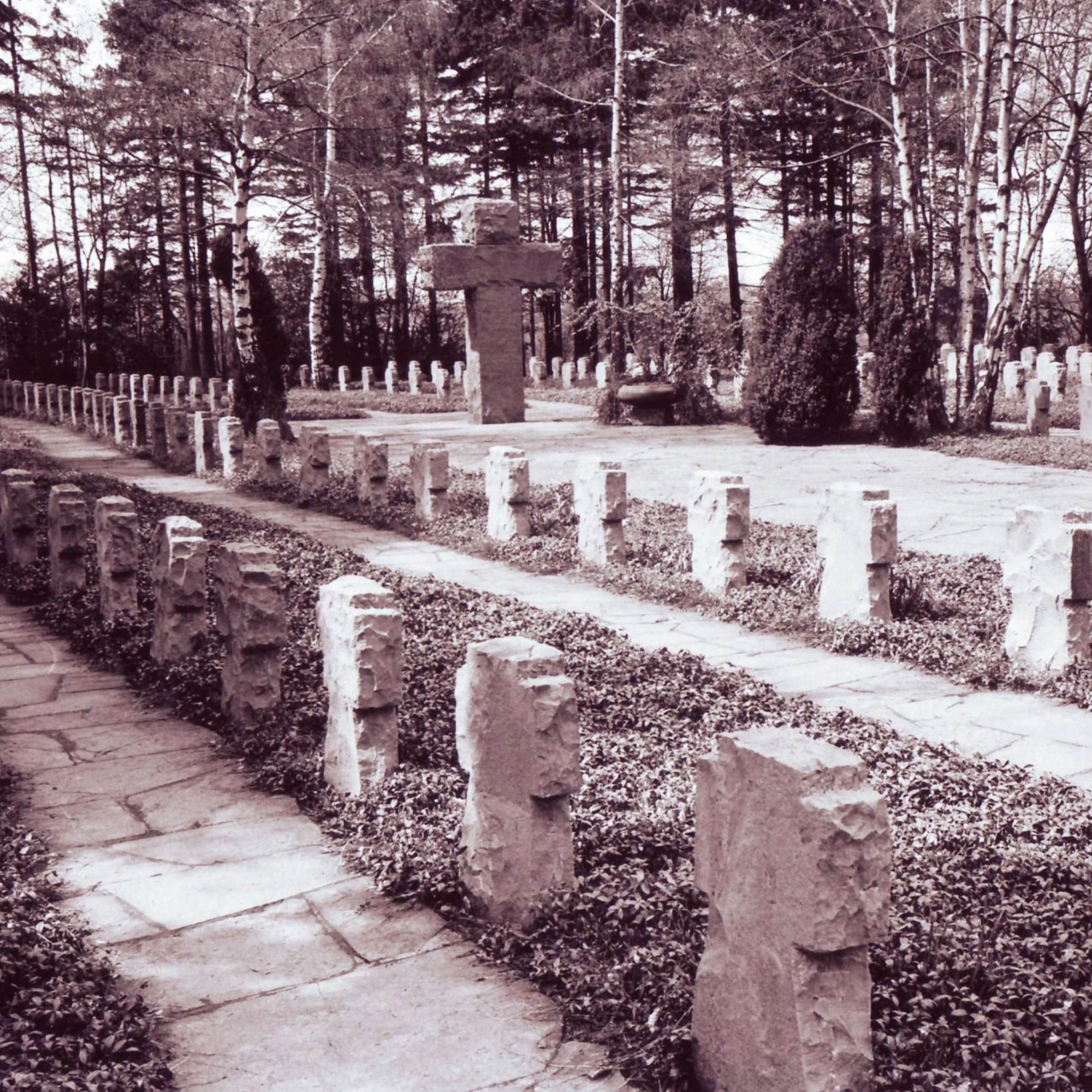 Steinfeld Soldatenfriedhof Helmut Kirfel